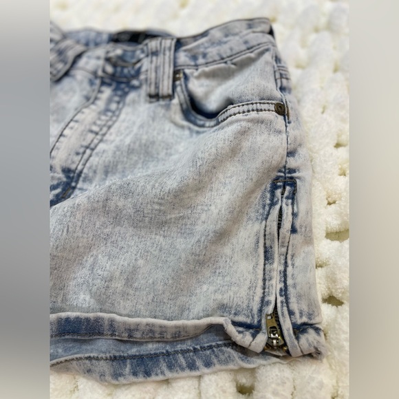 SEDUCTIONS by SIRENS Short jean style shorts Size 3 - Picture 5 of 7
